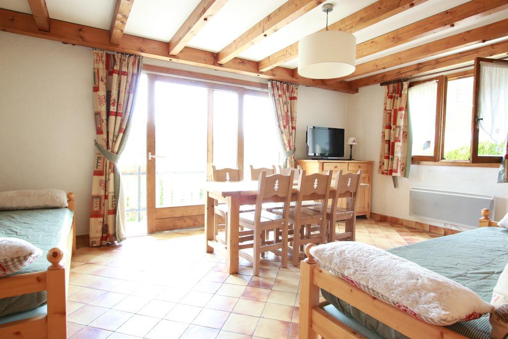 Апартаменты Chez Francine Нотр-Дам-де-Белькомб Экстерьер фото